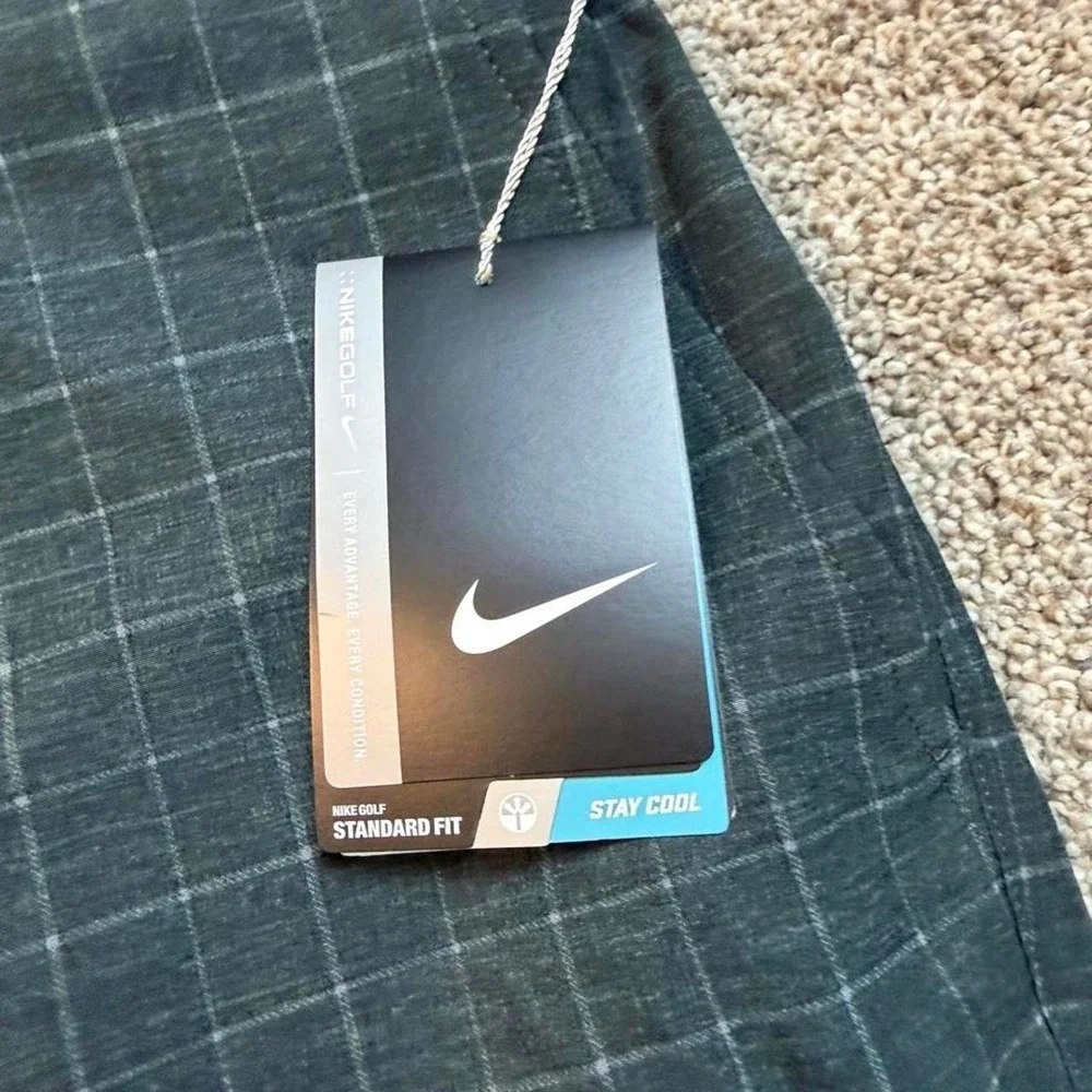 Nike golf tour performance dri fit shorts brand new with tags size 32